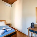 The Old Well, Spacious House In North Corfu Hébergement de vacances