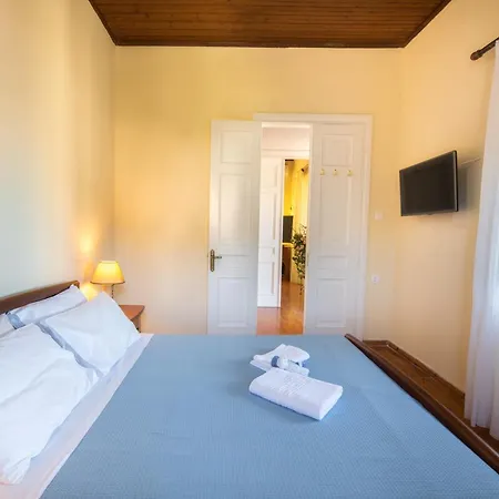 The Old Well, Spacious House In North Corfu Vakantiehuis *